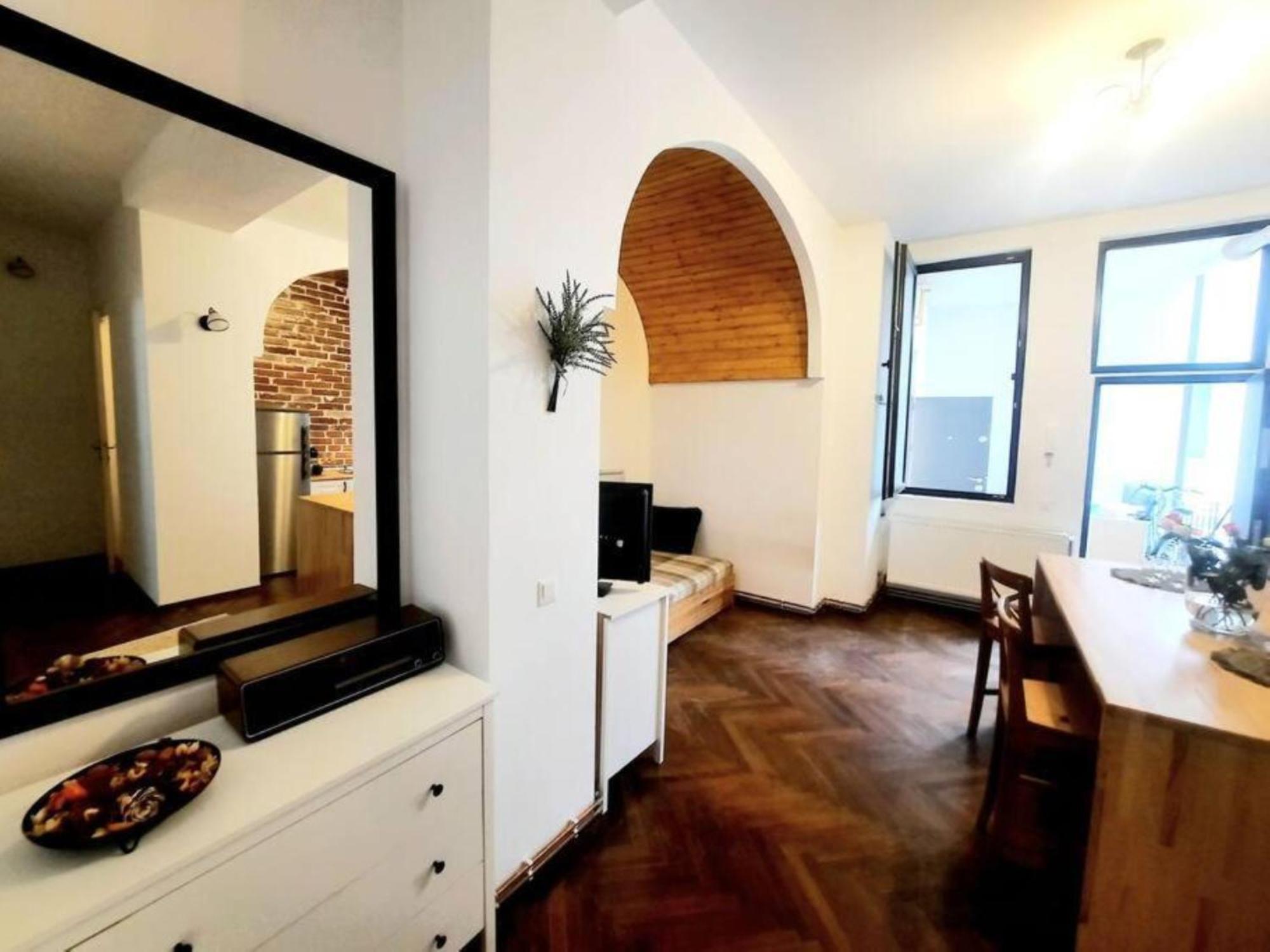 2 Bedroom Serviced Belle Vue By The Park