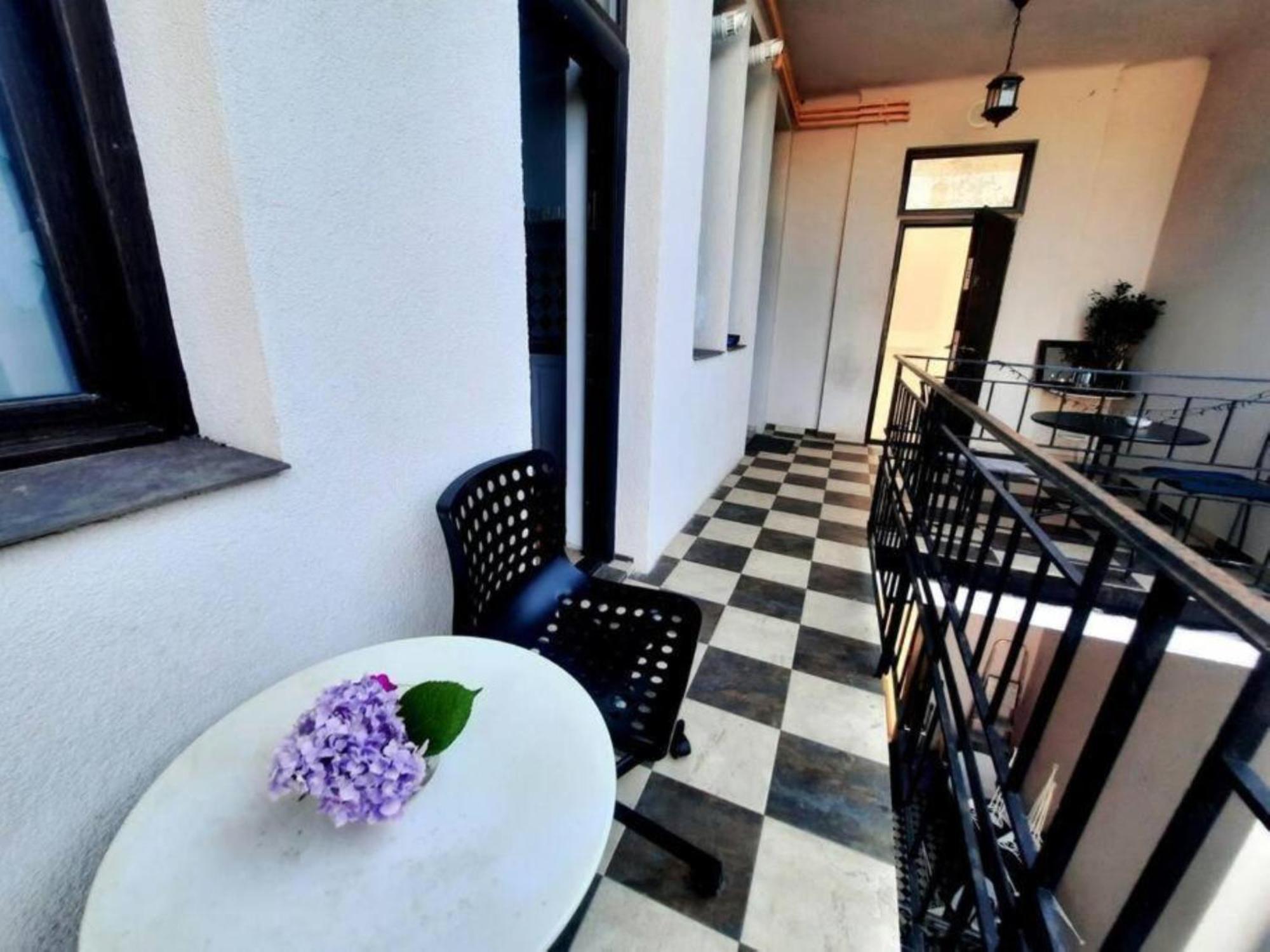 Apartment 2 Bedroom Serviced Belle Vue By The Park Timisoara