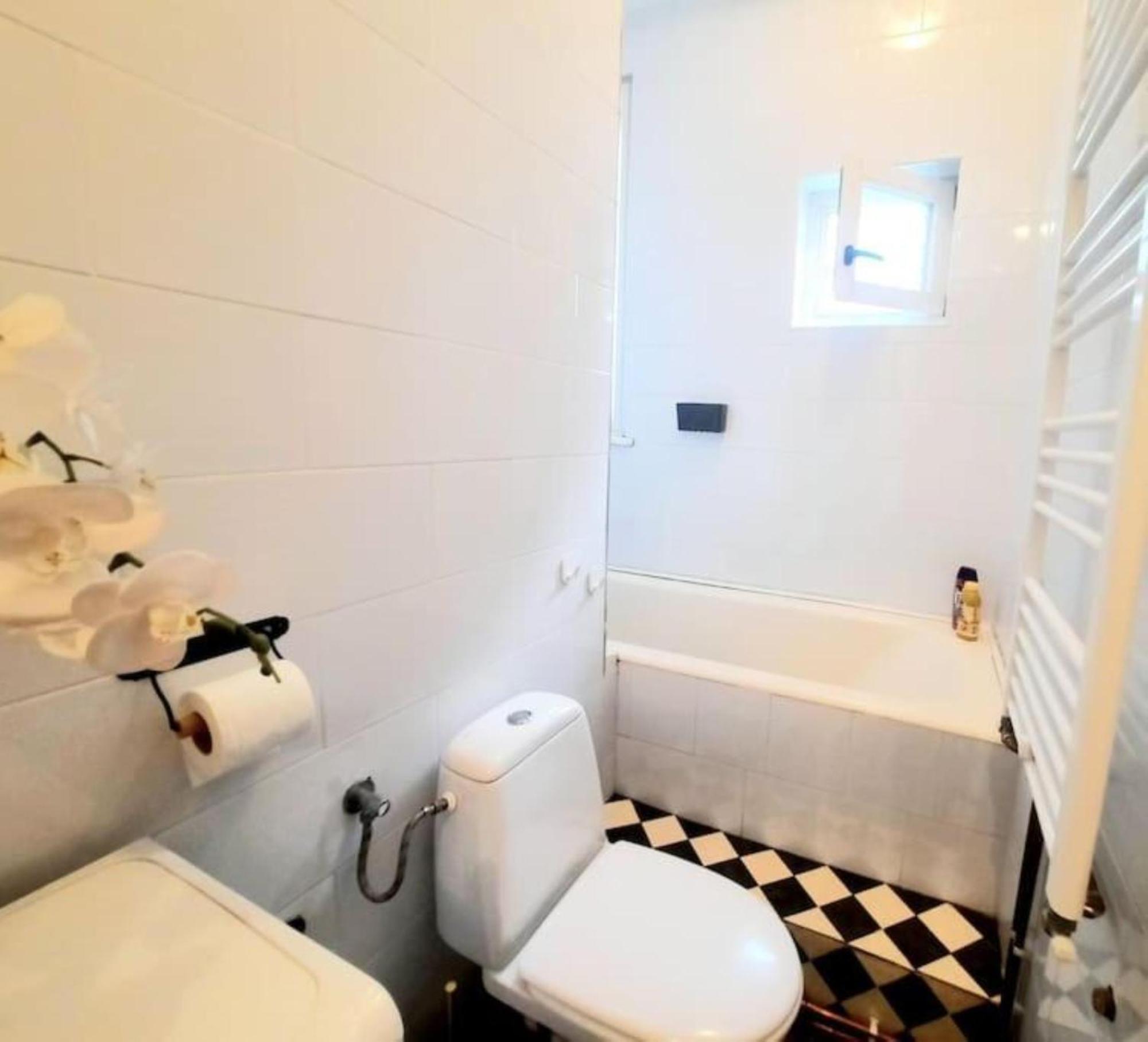 2 Bedroom Serviced Belle Vue By The Park Apartment