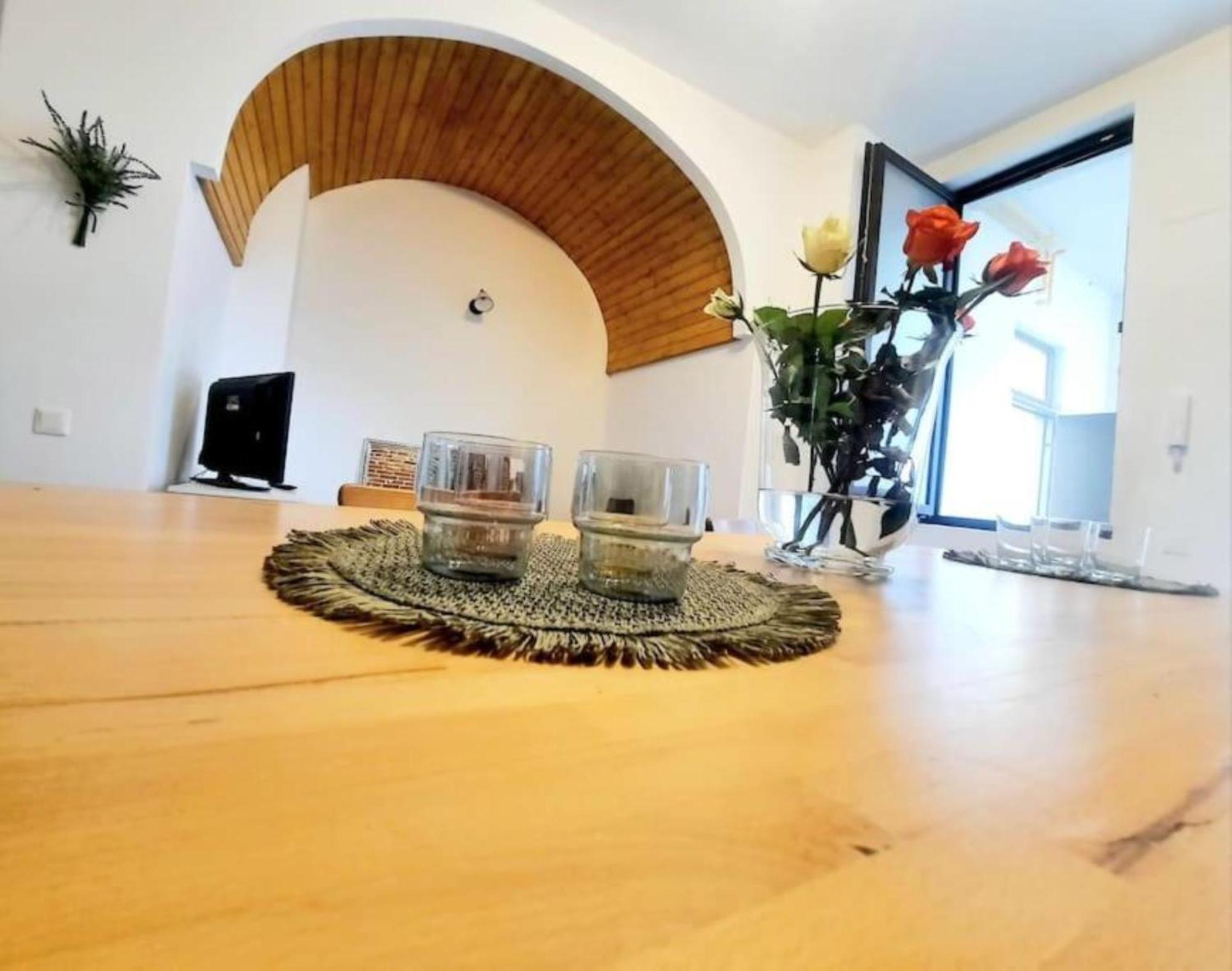 2 Bedroom Serviced Belle Vue By The Park Apartment *