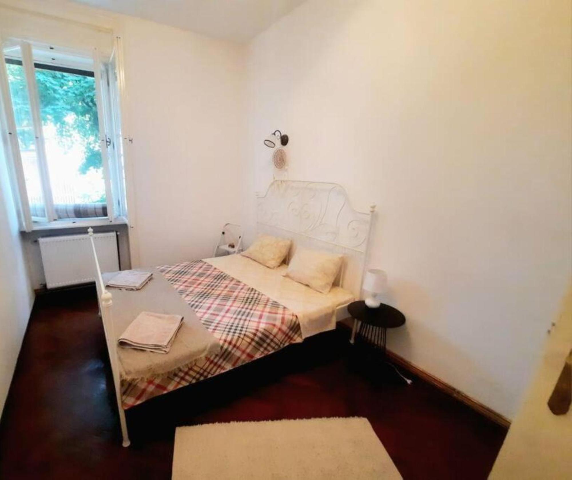 Apartment 2 Bedroom Serviced Belle Vue By The Park Timisoara